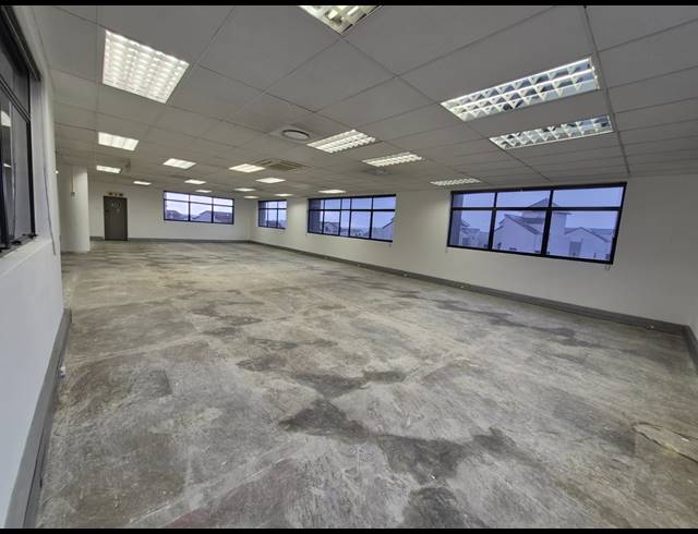 330M² OFFICE TO LET IN SUNNINGHILL